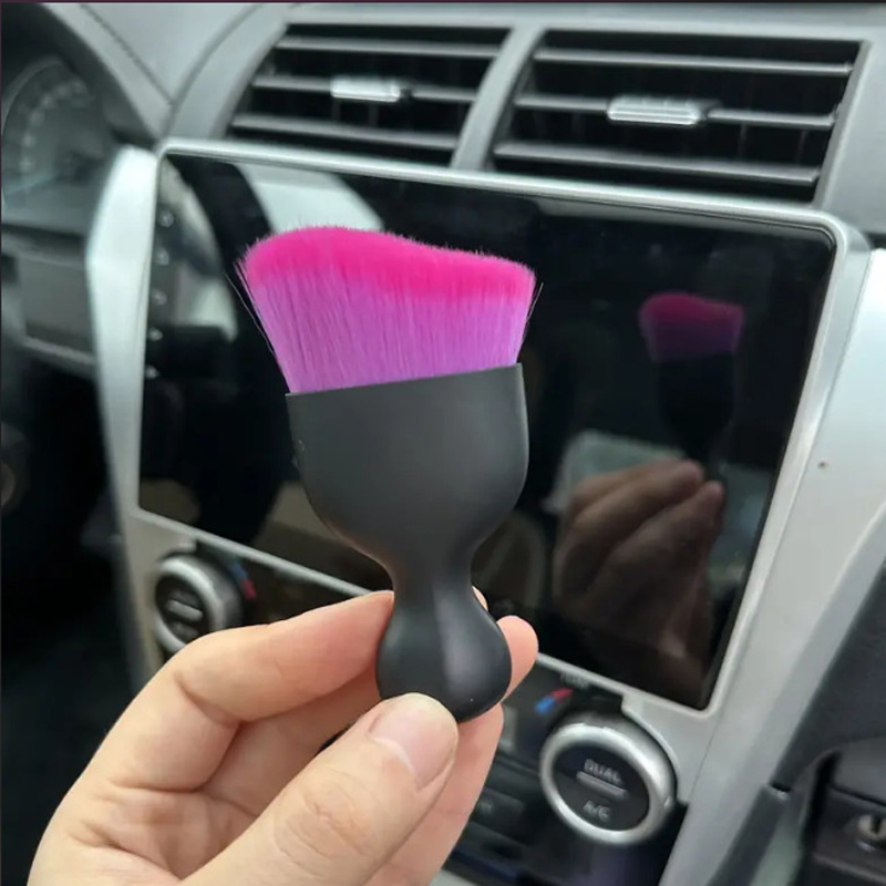 تنفيس السيارة الأرجواني تنظيف  - مراجعة Interior Detailing Kit وسعره
