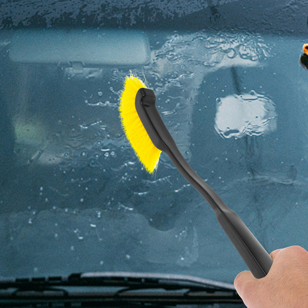 فرشتان لتنظيف فجوات السيارة، ف - مراجعة Dirt Brush Interior وسعره